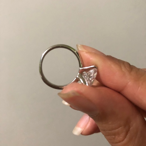 Simple ring - Picture 2 of 4
